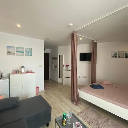 Large Cozy Paradiso 109 Nesebyr
