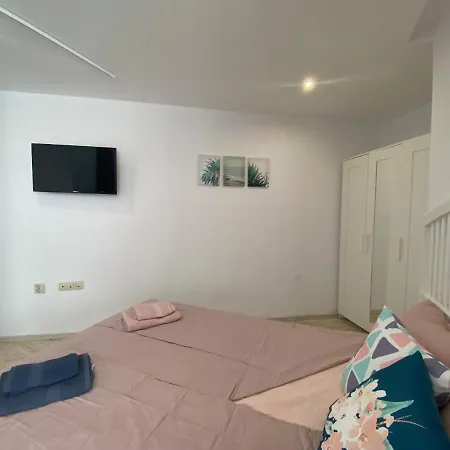 Large Cozy Paradiso 109 Apartament